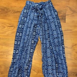 Stretchy- Flowy pants! Has a Slit in both legs!